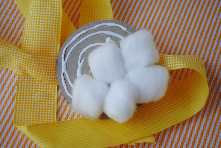 Tutorial: Making Easter Bunny Tails How To Make A Bunny Tail With Cotton Balls