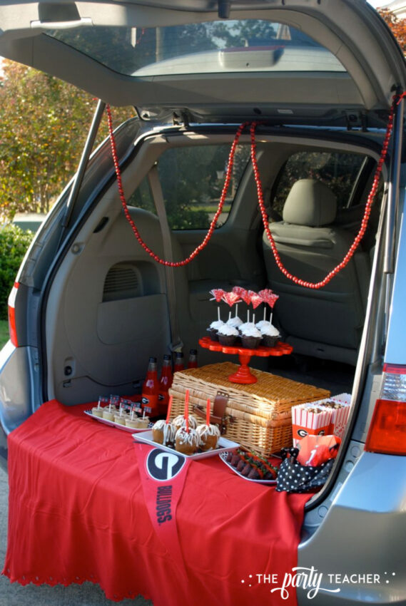 My Parties: Tailgating, Georgia Bulldog Style - The Party Teacher