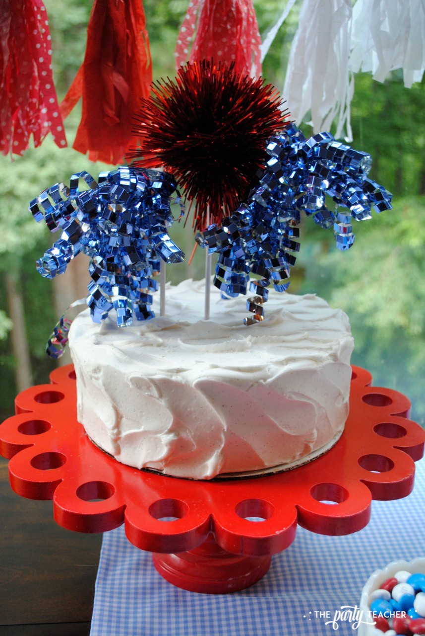 4th of July Kids Table by The Party Teacher - cake with fireworks topper