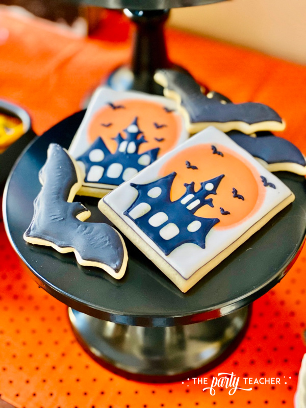 Halloween candy table by The Party Teacher - cookies-28