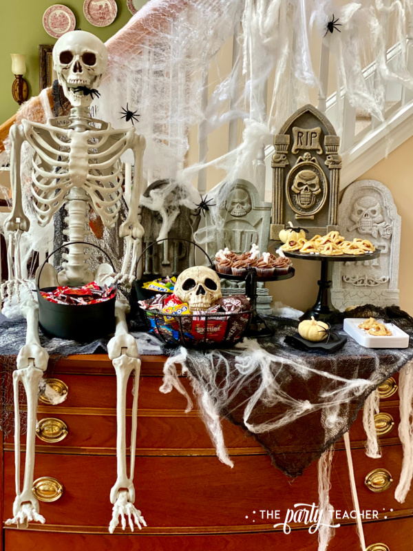 Halloween appetizer by The Party Teacher - full table