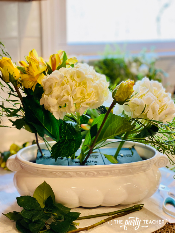 How to arrange Easter flowers by The Party Teacher - 6