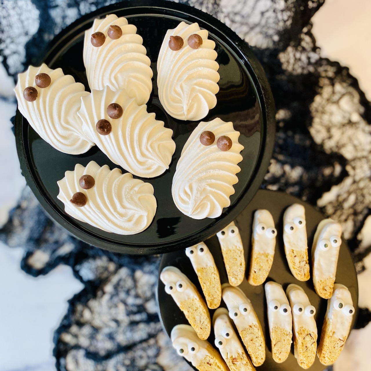 Easy ghost desserts for Halloween